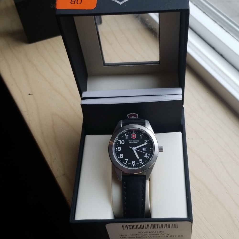 New in box Victorinox Swiss Army Ladies Watch